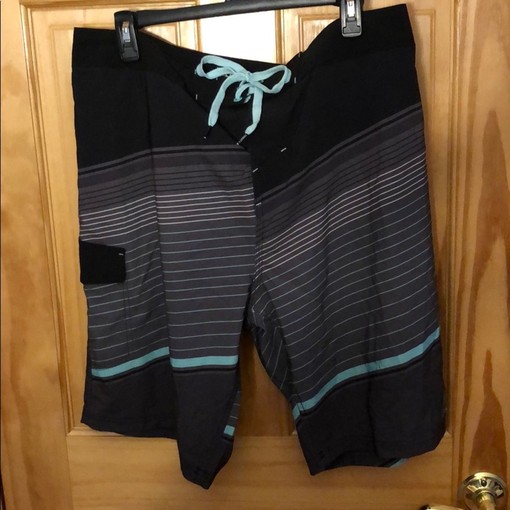 NWOT Men’s board shorts
